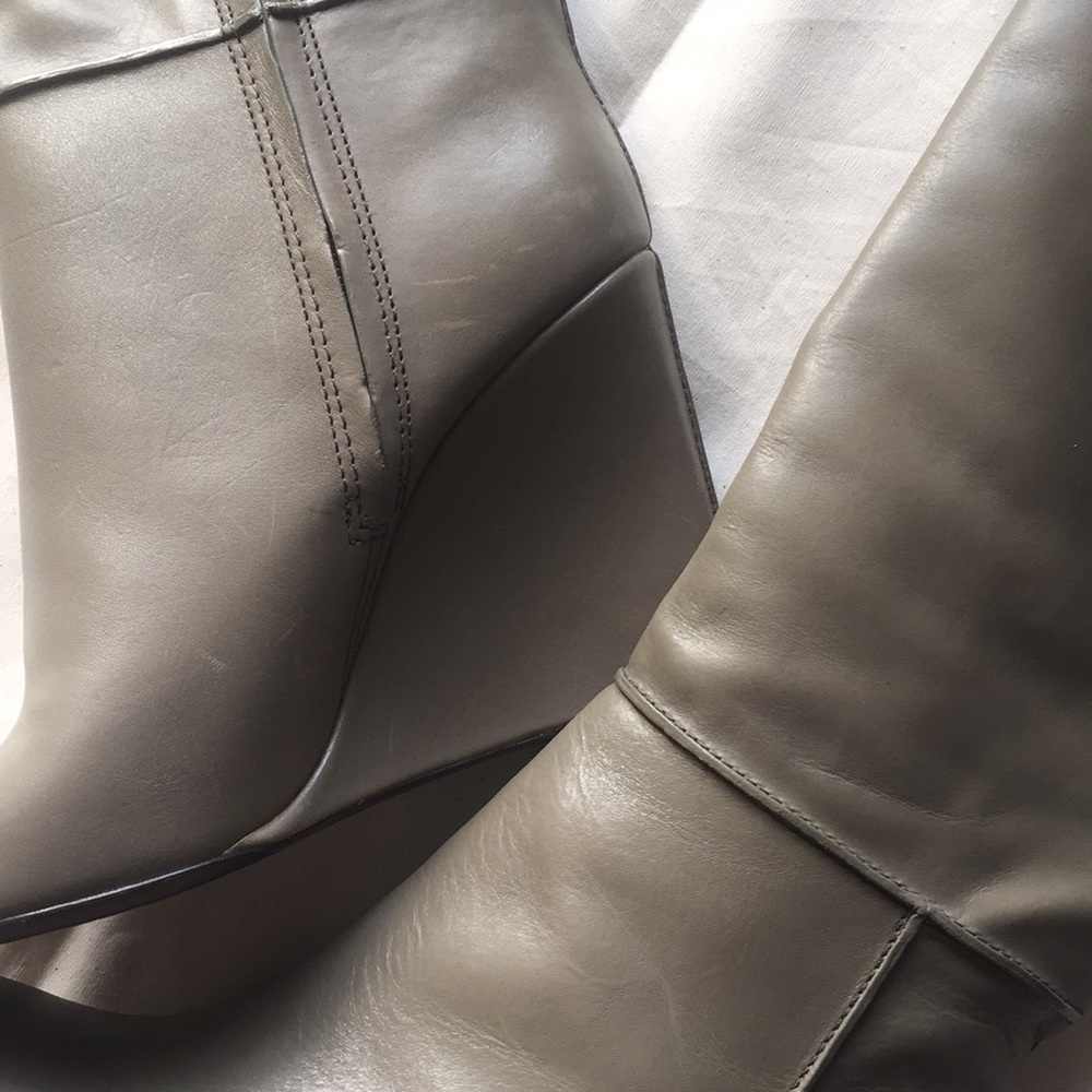 Tory Burch Tall Wedge Knee Boots in Taupe - Picture 4 of 6